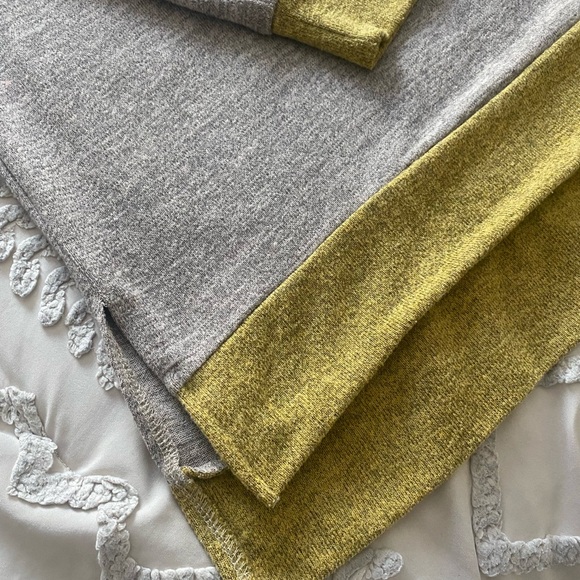 Gray and Gold Women's Sweater - Picture 3 of 4